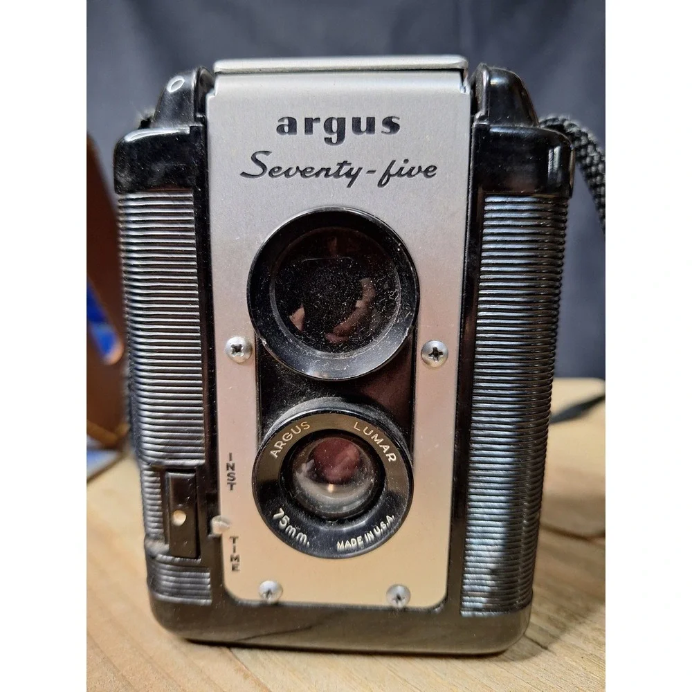 Vintage Argus Seventy-five 75mm Lumar Lens 620 Film Camera with Leather Case USA